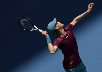 Stefanos Tsitsipas Prediction: Is He the Favorite? Latest Odds and Expert Analysis Here.