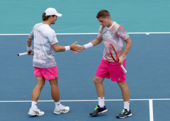 Medvedev vs Hurkacz Score: Whos Winning? Check Out the Latest Match Update!