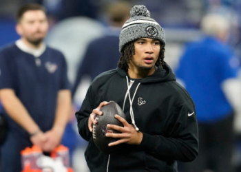 CJ Strouds Mom: Whats Her Age? Get the Details!