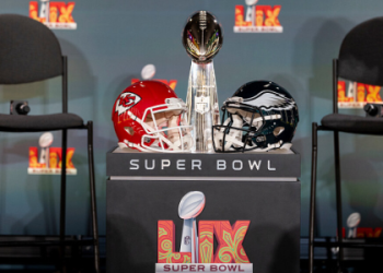 Drue Tranquill Net Worth: Discover the Financial Success of the Football Star.